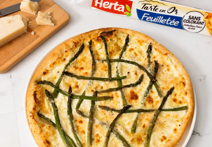 Recette Tarte feuilletée aux asperges et à la mozzarella | Herta